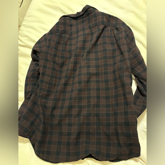 2 Uniqlo men’s button up dress shirts size large (worn) (both colours included) - Picture 5 of 7